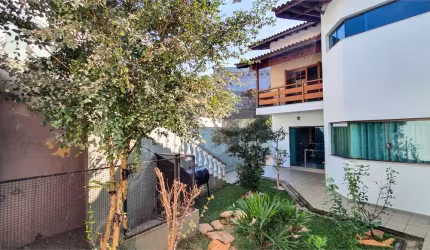 Casa com 4 quartos à venda na Rua Doutor Benedito Gomes da Silva, 84, Sítio da Figueira, São Paulo, 294 m2 por R$ 1.550.000