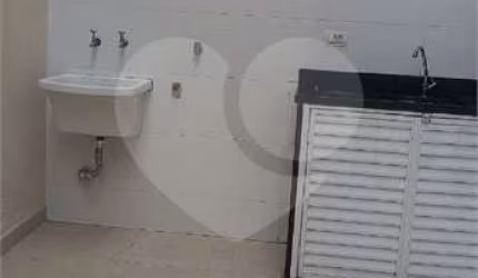 Casa com 3 quartos à venda na Rua Fernão Lopes de Camargo, 405, Vila Darli, São Paulo, 250 m2 por R$ 950.000