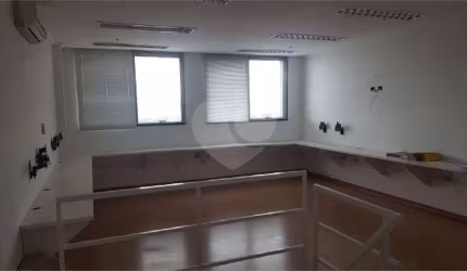 Sala comercial à venda na Avenida General Furtado Nascimento, 740, Alto de Pinheiros, São Paulo, 100 m2 por R$ 680.000