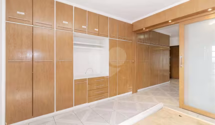 Casa com 3 quartos à venda na Rua Maria Cecília Rangel, 78, Jardim Guapira, São Paulo, 310 m2 por R$ 990.000