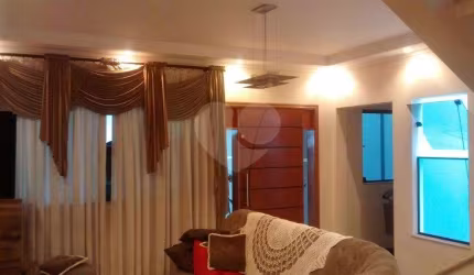Casa com 3 quartos à venda na Rua Leopoldo Silingardi, 62, Jardim Las Vegas, Guarulhos, 200 m2 por R$ 750.000