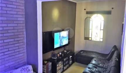 Casa com 4 quartos à venda na Rua das Adálias, 9, Jardim Bebedouro, Guarulhos, 325 m2 por R$ 650.000