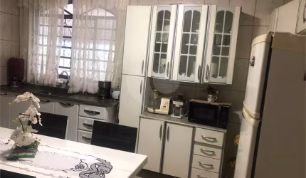 Casa com 2 quartos à venda na Avenida Madame Curie, 611, Jardim Dourado, Guarulhos, 100 m2 por R$ 600.000