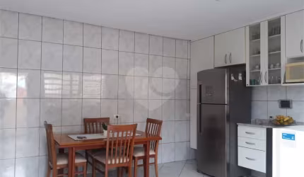 Casa com 2 quartos à venda na Rua Doutor Alcides Cintra Bueno Filho, 63, Vila Amália (Zona Norte), São Paulo, 185 m2 por R$ 580.000