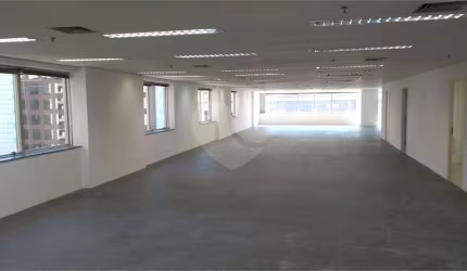 Casa comercial para alugar na Avenida Marquês de São Vicente, 182, Várzea da Barra Funda, São Paulo, 1069 m2 por R$ 73.200