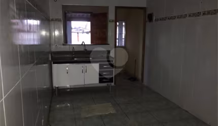 Casa com 3 quartos à venda na Avenida Crisântemo, 427, Jardim das Flores, Osasco, 176 m2 por R$ 660.000