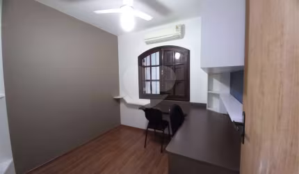 Casa com 4 quartos à venda na Rua Aristóphanes Cataldo Éboli, 287, Vila Oliveira, Mogi das Cruzes, 200 m2 por R$ 900.000
