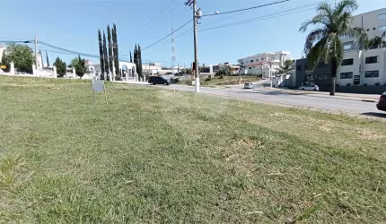 Terreno à venda na Avenida Rosa Zanetti Ferragut, 6, Pinheirinho, Vinhedo, 334 m2 por R$ 899.000
