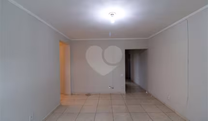 Apartamento com 3 quartos à venda na Rua Tenente Azevedo, 104, Aclimação, São Paulo, 104 m2 por R$ 680.000