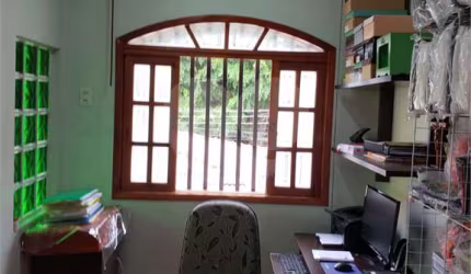 Casa com 3 quartos à venda na Rua Paulo Sebastião Ferreira Mallet, 30, Jardim D'Abril, Osasco, 174 m2 por R$ 800.000