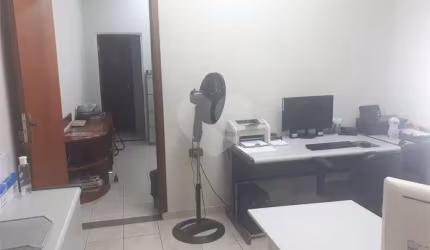 Casa com 3 quartos para alugar na Rua Manoel Matheus, 267, Centro, Vinhedo, 160 m2 por R$ 10.000