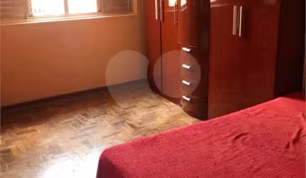 Casa com 3 quartos à venda na Rua Maria Antônia Niero, 161, Santo Antônio, Osasco, 400 m2 por R$ 650.000