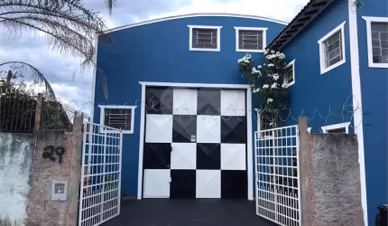 Barracão / Galpão / Depósito à venda na Rua Humberto de Campos, 29, Vila Lutfalla, São Carlos, 215 m2 por R$ 1.277.000