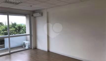 Sala comercial para alugar na Avenida Anápolis, 100, Vila Nilva, Barueri, 57 m2 por R$ 2.750