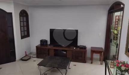 Casa com 4 quartos à venda na Rua Madagascar, 725, Parque Oratório, Santo André, 270 m2 por R$ 848.000