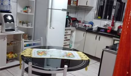 Casa com 3 quartos à venda na Rua Pascoal de Miranda, 231, Itaim Paulista, São Paulo, 10 m2 por R$ 650.000