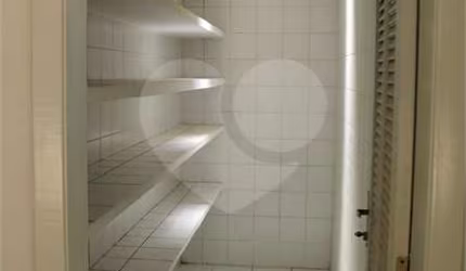 Casa em condomínio fechado com 4 quartos à venda na Alameda Alemanha, 274, Residencial Euroville, Carapicuíba, 427 m2 por R$ 1.800.000
