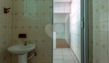Casa com 2 quartos à venda na Rua Senador Georgino Avelino, 366, Itaquera, São Paulo, 150 m2 por R$ 480.000
