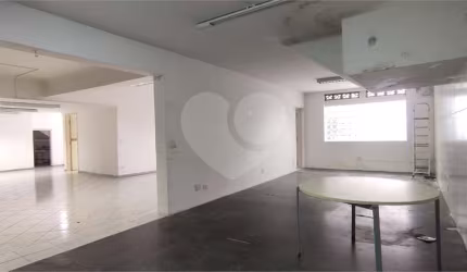 Casa com 3 quartos à venda na Rua Guilherme Rehder, 71, Parque Jabaquara, São Paulo, 261 m2 por R$ 1.100.000