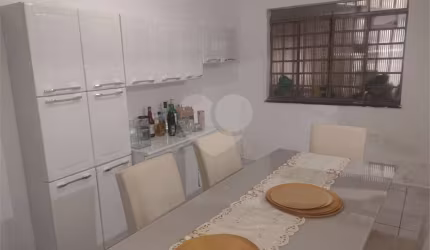 Casa com 2 quartos à venda na Rua Oliveira Lima, 438, Cambuci, São Paulo, 142 m2 por R$ 560.000