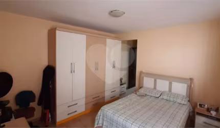 Casa com 3 quartos à venda na Rua Antônio Tirabassi, 42, Jardim Varginha, São Paulo, 150 m2 por R$ 398.000