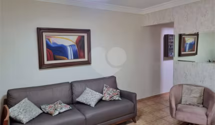 Casa com 3 quartos à venda na Rua Dutra e Melo, 40, Vila Vitório Mazzei, São Paulo, 149 m2 por R$ 1.100.000