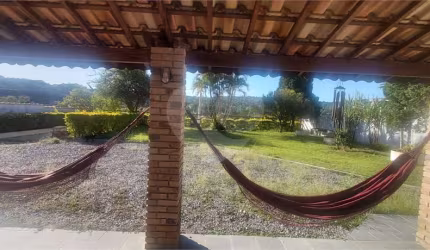 Chácara / sítio com 3 quartos à venda na Rua Zuleika Mieira Gomes da Silva, 470, Pavão (Canguera), São Roque, 110 m2 por R$ 750.000