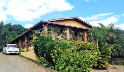 Casa com 4 quartos à venda na Estrada Municipal da Capela, 1731, Capela, Vinhedo, 1066 m2 por R$ 1.200.000