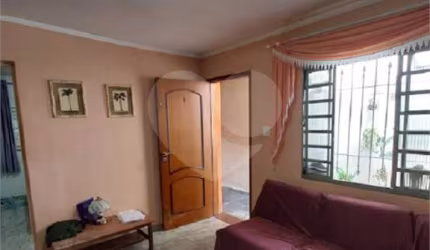 Casa com 2 quartos à venda na Rua Sapopemba, 4, Jardim São João (Jaraguá), São Paulo, 130 m2 por R$ 370.000