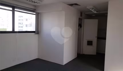 Sala comercial para alugar na Avenida Auro Soares de Moura Andrade, 252, Barra Funda, São Paulo, 112 m2 por R$ 3.200