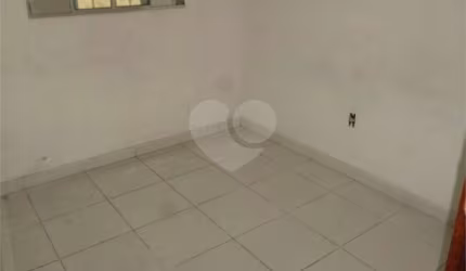Casa com 6 quartos à venda na Rua Ana Essipova, 524, Parque dos Bancários, São Paulo, 300 m2 por R$ 600.000