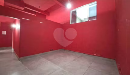 Barracão / Galpão / Depósito para alugar na Rua Teodoro Sampaio, 1007, Pinheiros, São Paulo, 180 m2 por R$ 16.000