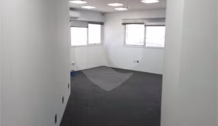 Sala comercial à venda na Rua do Bosque, 1621, Barra Funda, São Paulo, 30 m2 por R$ 318.000