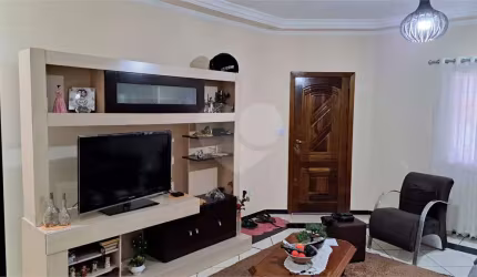 Casa com 3 quartos à venda na Rua Santa Efigênia, 410, Jardim Universo, Mogi das Cruzes, 234 m2 por R$ 900.000