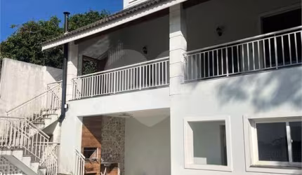 Casa com 4 quartos à venda na Rua dos Jequitibas, 320, Parque dos Lagos, Mogi das Cruzes, 275 m2 por R$ 1.600.000