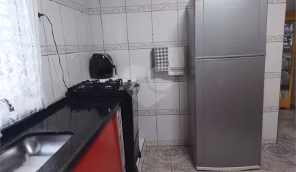 Casa com 2 quartos à venda na Rua Valdomiro Gonzaga Silva, 74, Jardim das Oliveiras, São Paulo, 200 m2 por R$ 470.000