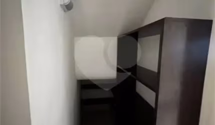 Casa com 3 quartos para alugar na Rua Rodrigo Lobato, 63, Jardim Vera Cruz, São Paulo, 77 m2 por R$ 4.000