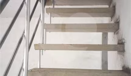 Casa com 2 quartos à venda na Rua Érico Veríssimo, 22, Jardim Munira, Guarulhos, 286 m2 por R$ 400.000