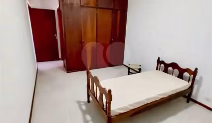 Casa com 3 quartos à venda na Rua Laura dos Anjos Ramos, 68, Vila Campo Grande, São Paulo, 290 m2 por R$ 800.000