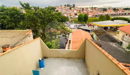 Casa com 4 quartos à venda na Rua Joana Avancini Prado, 281, Jardim Lallo, São Paulo, 190 m2 por R$ 680.000