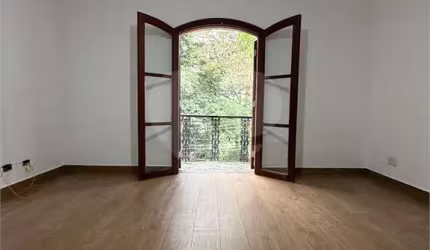 Casa com 4 quartos à venda na Avenida Locarno, 287, Jardim Leonor Mendes de Barros, São Paulo, 385 m2 por R$ 1.690.000