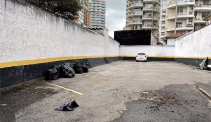 Terreno comercial para alugar na Rua Sampaio Góis, 94, Vila Nova Conceição, São Paulo, 300 m2 por R$ 10.000