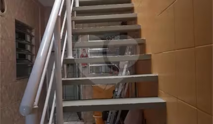 Casa com 4 quartos à venda na Rua Vicenza D'Agostinho, 202, Jardim Leda, Guarulhos, 220 m2 por R$ 590.000