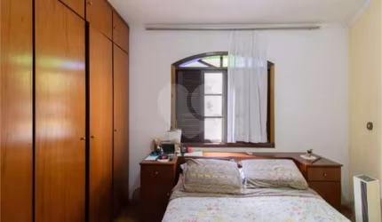 Casa com 3 quartos à venda na Praça Cabo Eutrópio Wilhelm de Freitas, 20, Jardim Santa Mena, Guarulhos, 170 m2 por R$ 600.000