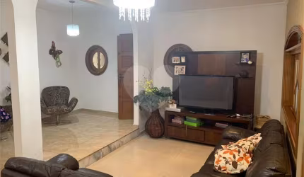 Casa com 4 quartos para alugar na Rua José Lobo, 240, Jardim Maria Adelaide, São Bernardo do Campo, 230 m2 por R$ 5.600