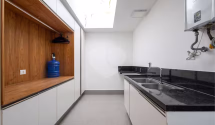 Casa com 3 quartos à venda na Rua Sílvia Celeste de Campos, 102, Alto de Pinheiros, São Paulo, 373 m2 por R$ 6.500.000