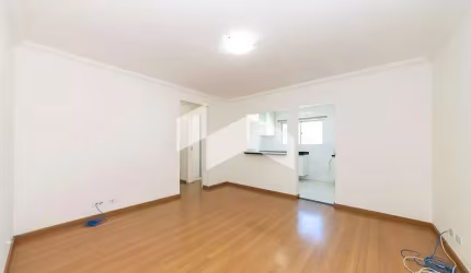 Apartamento c/ suíte no bairro Novo Mundo, em excelente localização.