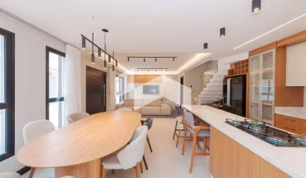 CASA DE ALTO PADRÃO EM SANTA FELICIDADE