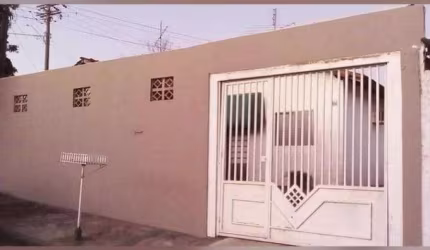 Casa com Edícula a Venda em Piratininga SP