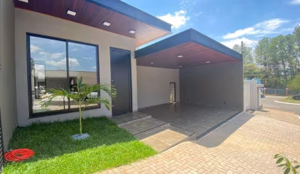 Casa a Venda em Condomínio - Piratininga - SP